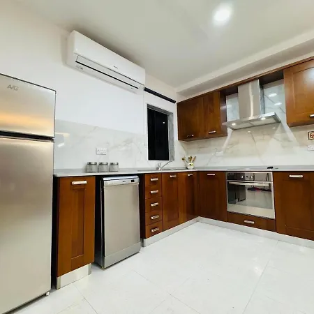 Apartment Bright And Airy Penthouse Gzira