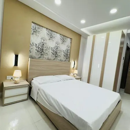 Bright And Airy Penthouse Appartement Gzira