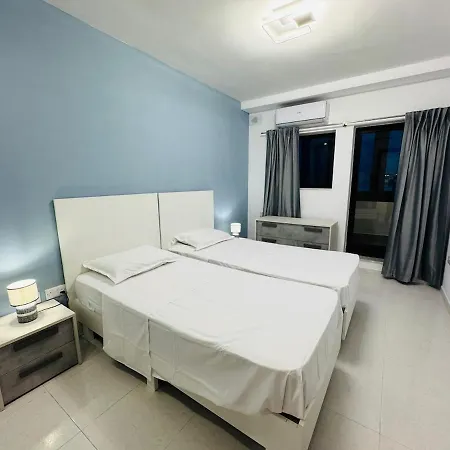 Bright And Airy Penthouse * Gzira