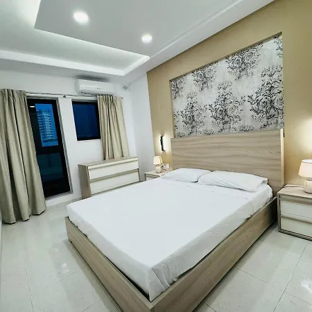 Apartment Bright And Airy Penthouse