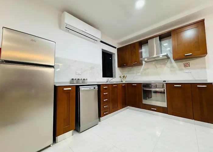 Apartment Bright And Airy Penthouse Gzira