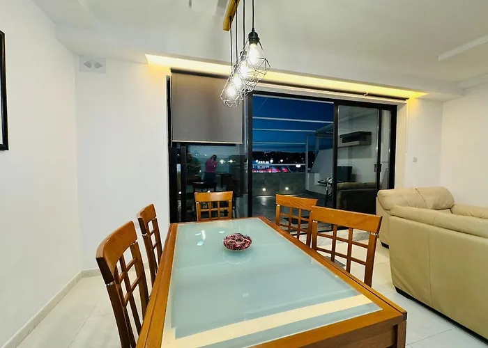 Bright And Airy Penthouse *