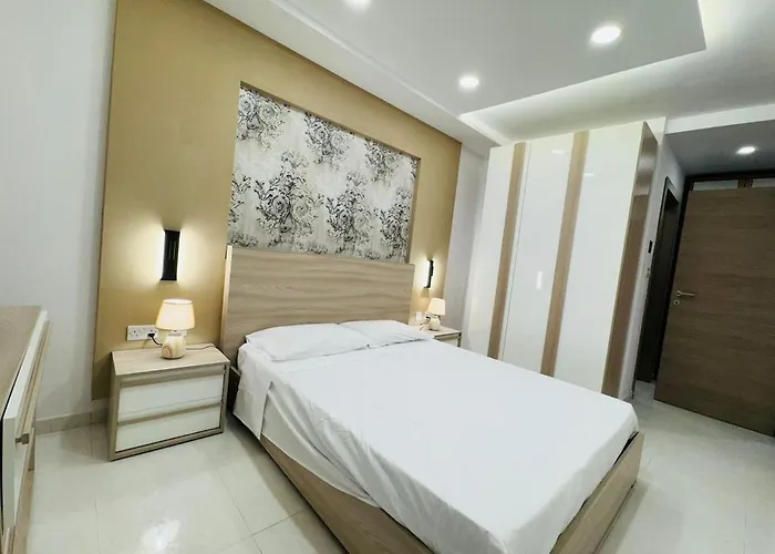 Bright And Airy Penthouse Apartment Gzira