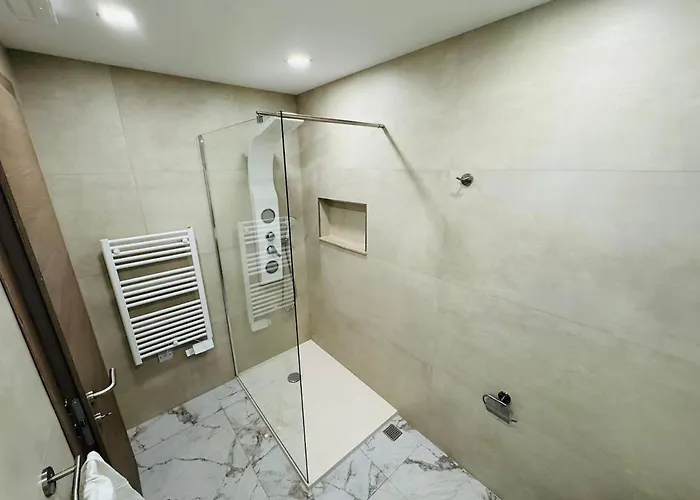 Bright And Airy Penthouse *