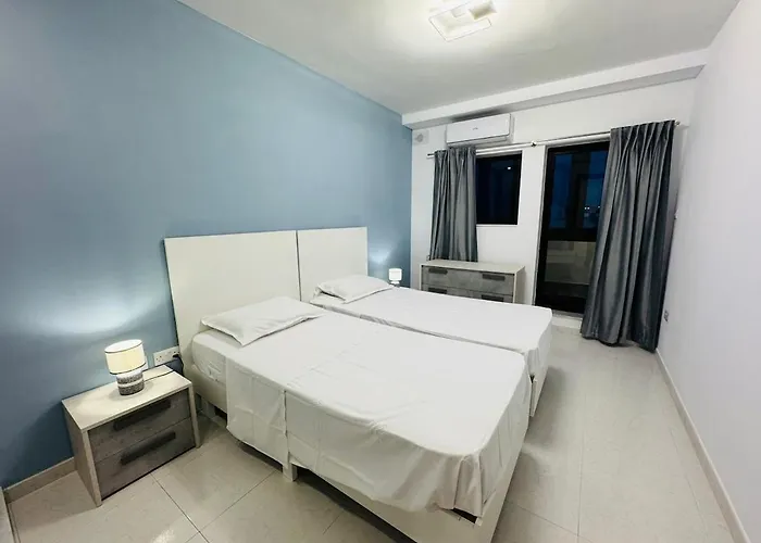 Bright And Airy Penthouse * Gzira