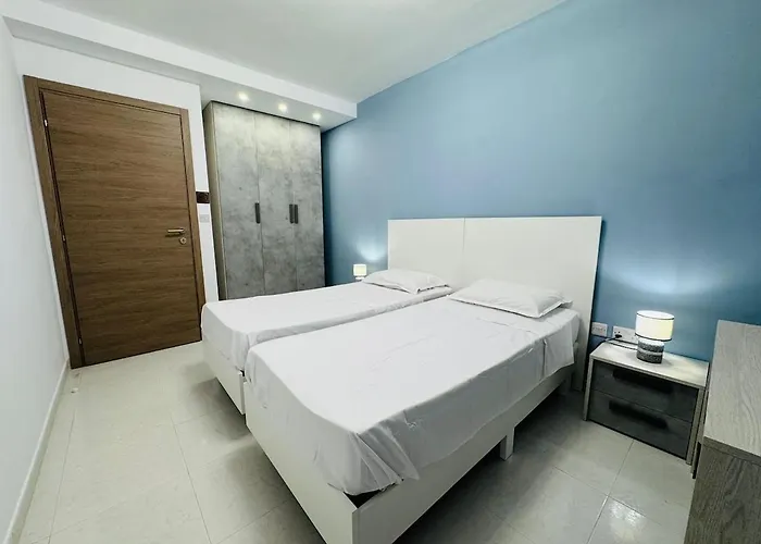 Bright And Airy Penthouse Apartment Gzira